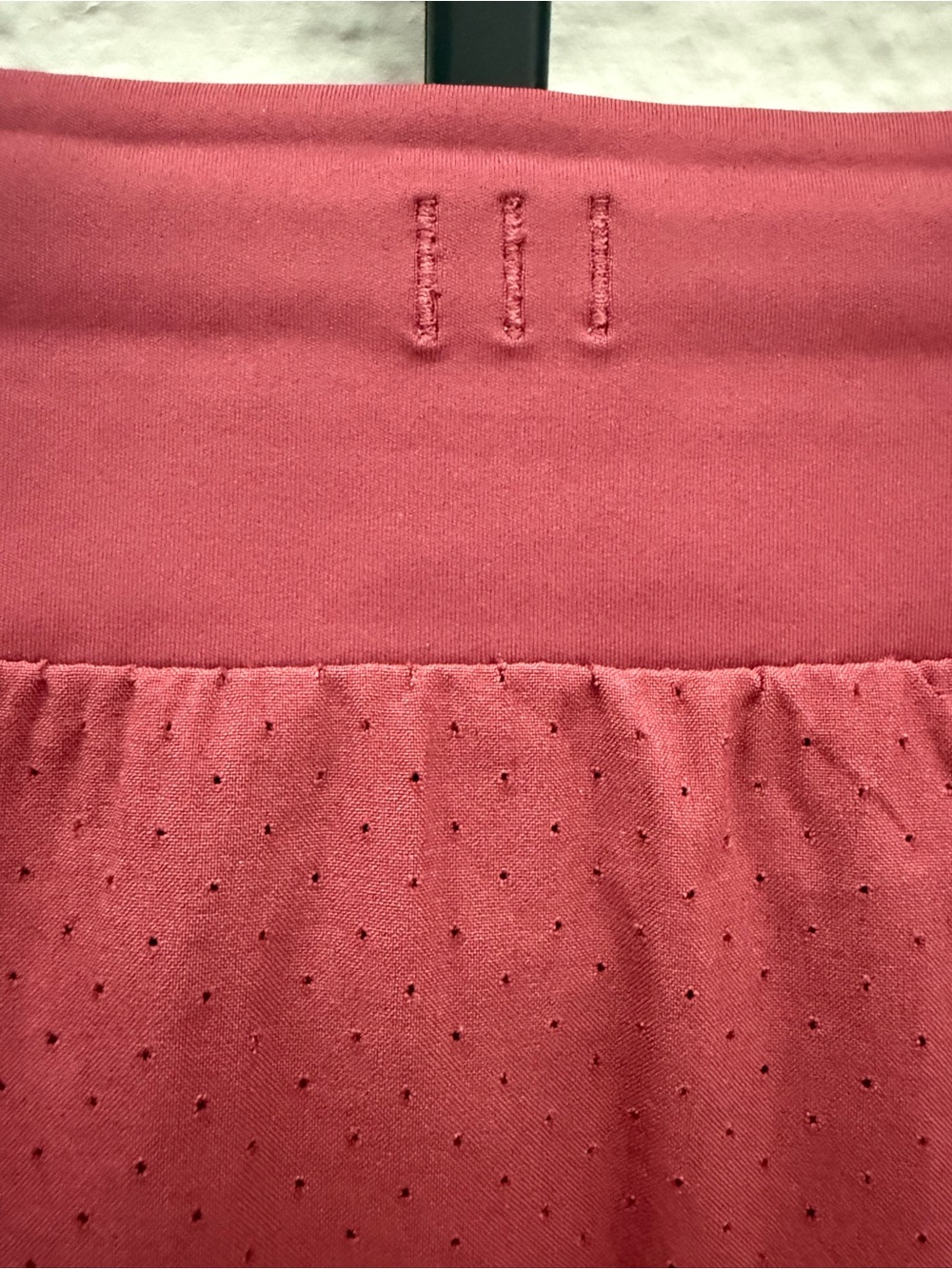 Lululemon Fast and Free Lined Running Shorts Mens Size M Perforated Mulled Wine - Picture 4 of 10